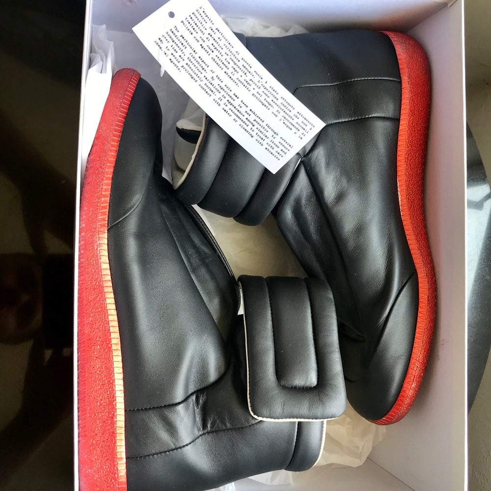 Maison Margiela Future Leather High-Top Sneaker - Picture 5 of 5